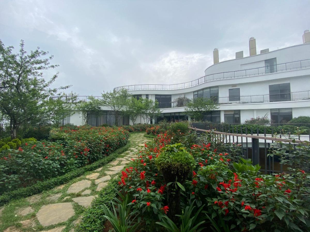 Pao'S Sapa Leisure Hotel Exterior photo The rooftop garden of the museum