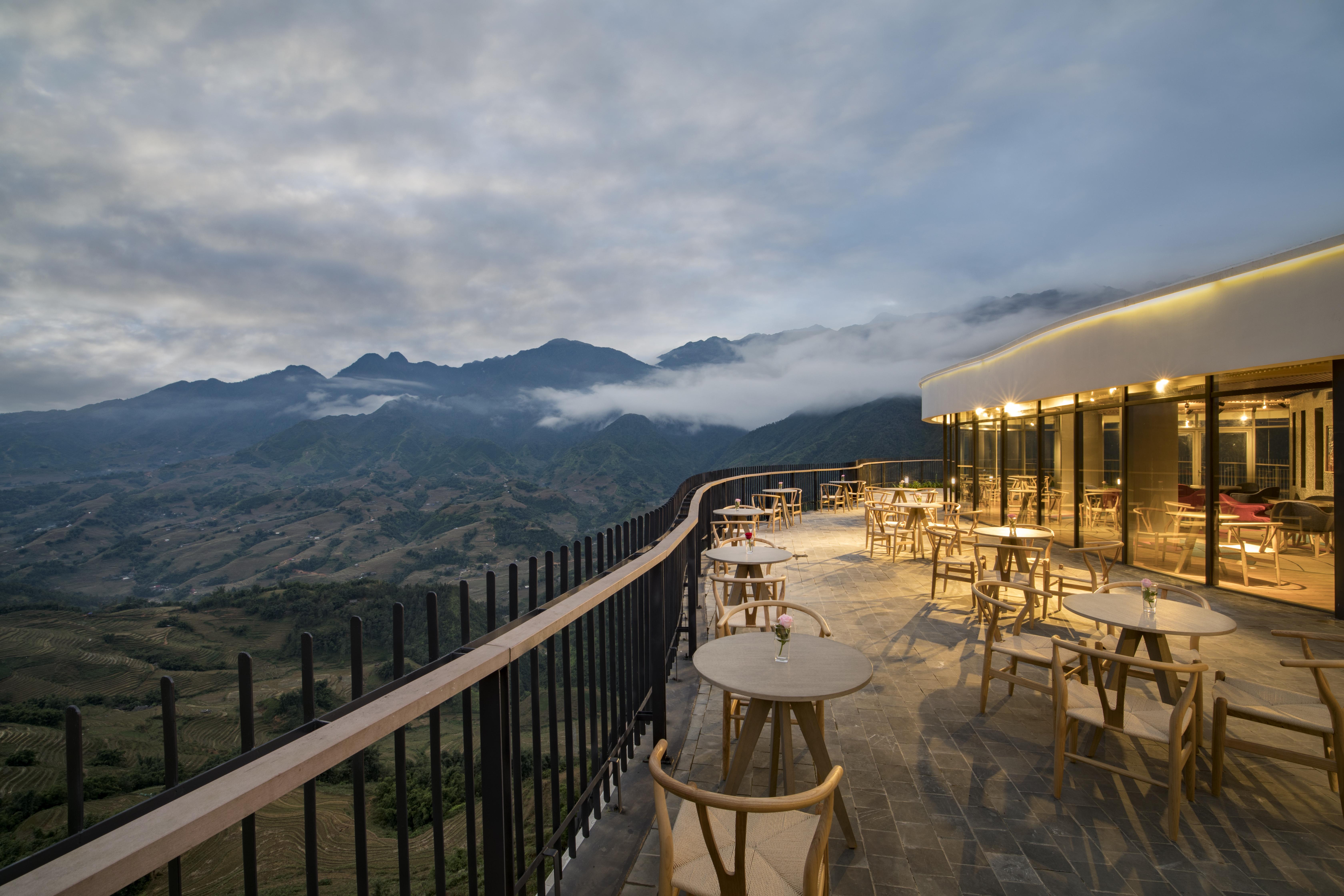 Pao'S Sapa Leisure Hotel Exterior photo View from the restaurant